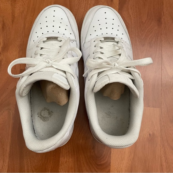 Nike Air Force 1s ‘07 - Picture 2 of 8